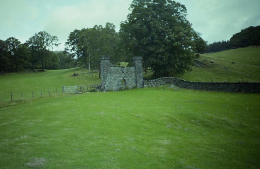 1989-08-23b.jpg - A folly somewhere near Coniston Water