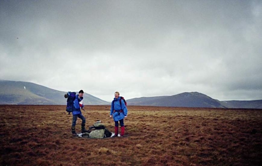 1991-04-02b.jpg - Nick and Gareth on Muncaster Fell