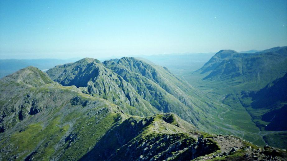 1991-09-07b.jpg - Glen Coe and the Buachaille from Aonach Eagach