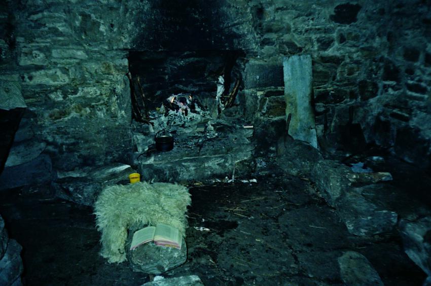 1994-07-24a.jpg - Bothy life in Camban