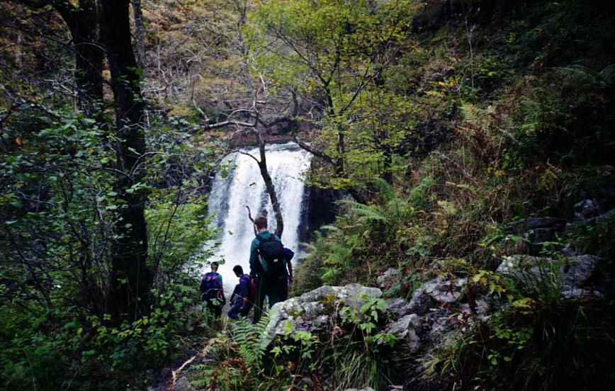 1995-10-01c.jpg - Approaching Sgŵd yr Eira