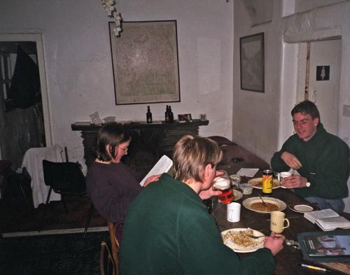 1998-03-31b.jpg - Indoors
