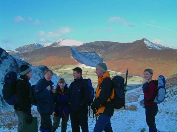 dscf0154.jpg - Claire, Pete, Lottie, George, Dom and Rachel on Catbells