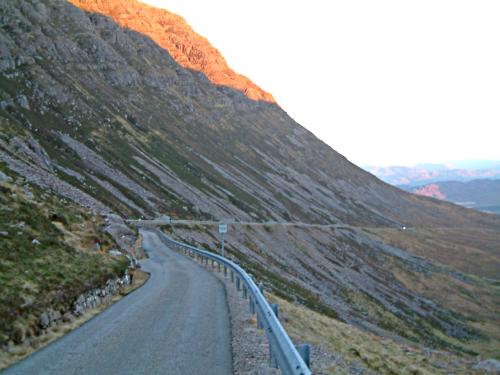dscf0048.jpg - Descending along the road