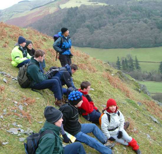 dscf0002.jpg - The Saturday crowd on Foel Benddin