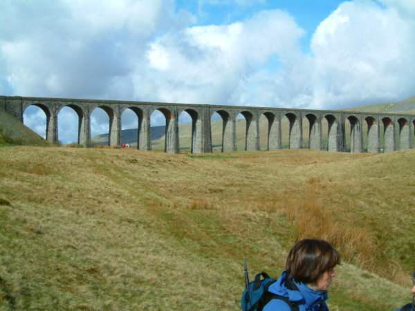 dscf0007.jpg - Ribblehead viaduct