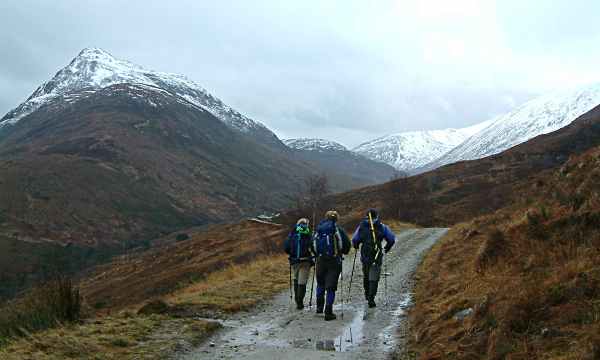 20040103-104452.jpg - On the Lairig Mòr track