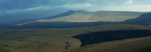 20040124-142248.jpg - Looking eastwards to the Beacons (where the other group went)