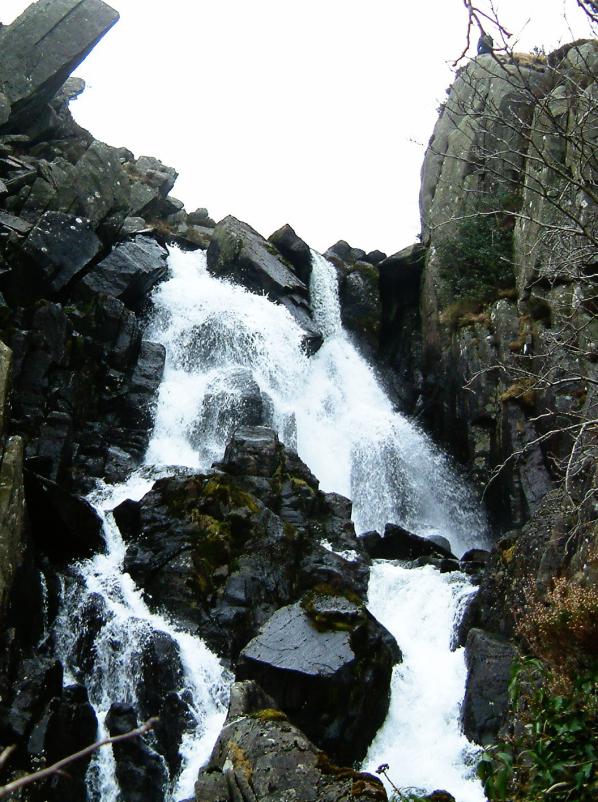 20040326-152806.jpg - Rhaedr Ogwen (fast)