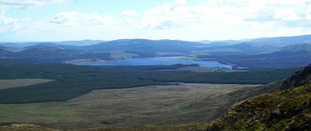 20040830-143114.jpg - Loch Dee and Curlywee