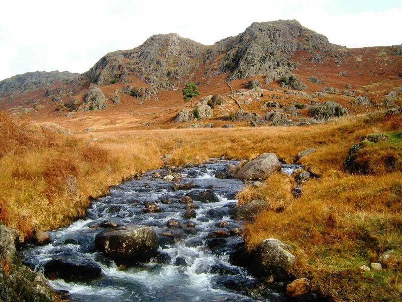20041030-125526.jpg - Troutal Tongue and Tarn Beck below Seathwaite Tarn