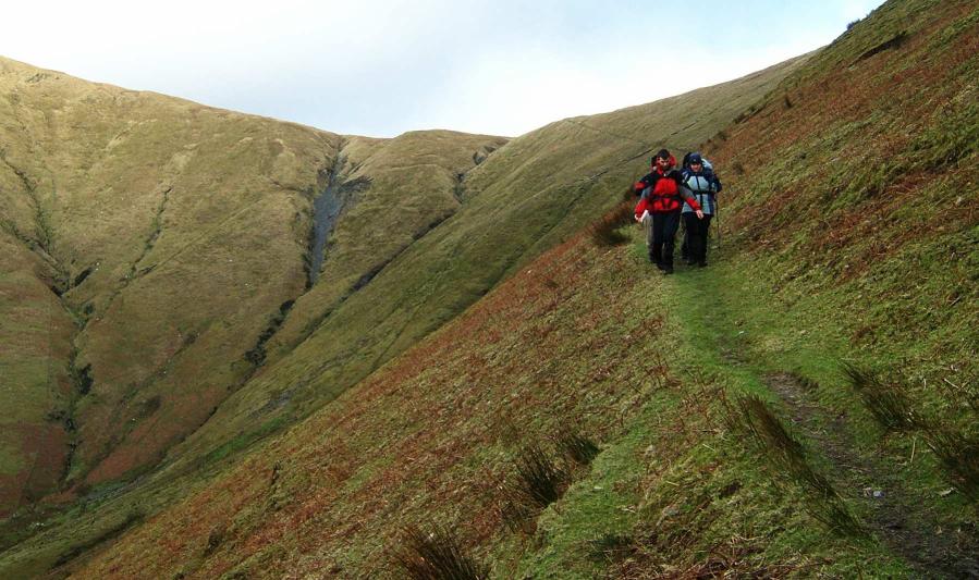 20050130-144804.jpg - The final descent back to Cwm Cywarch
