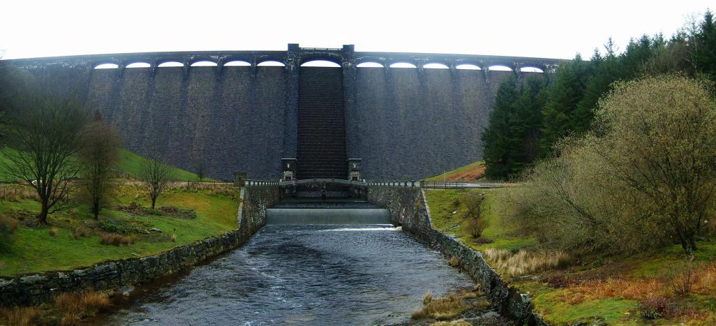 20050417-151940.jpg - Claerwen dam
