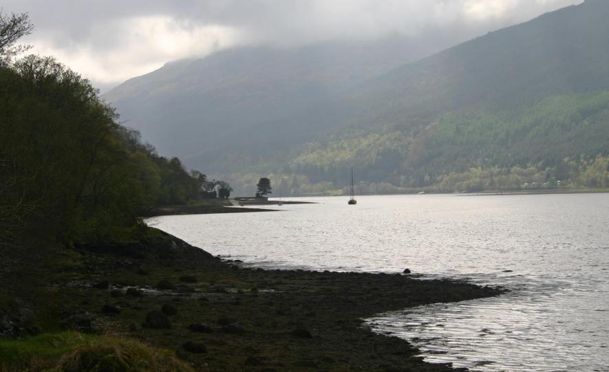 20050502-154610.jpg - Sailing boat, Loch Long