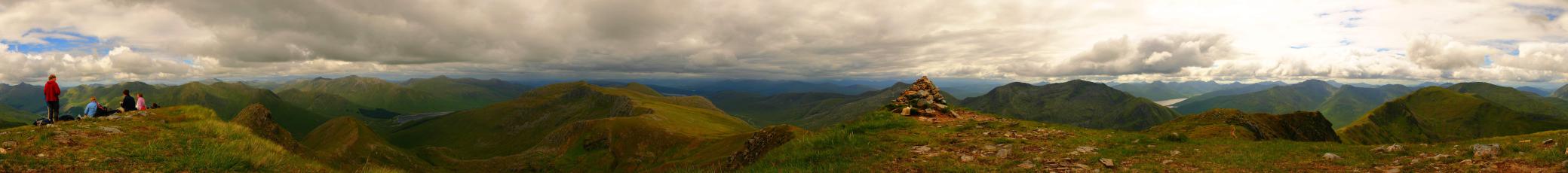 20050706-152406.jpg - Summit panorama from Aonach air Chrith