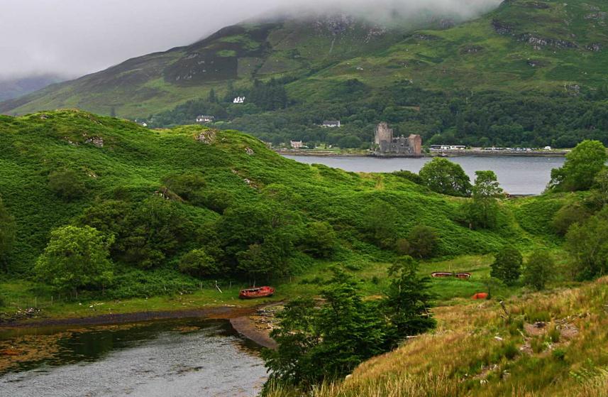 20050709-111744.jpg - Another look at Eilean Donan