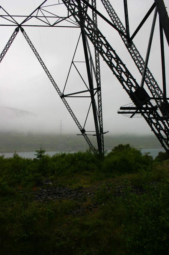 20050709-151804.jpg - Pylons near and far