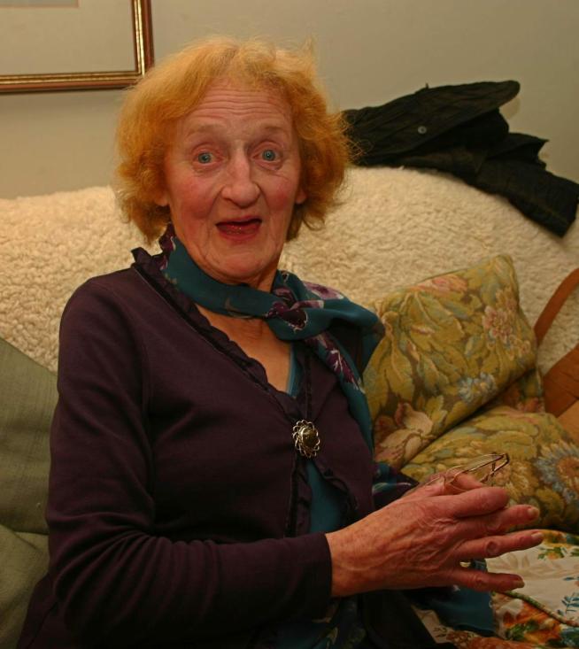 20051015-175910b.jpg - Dolly