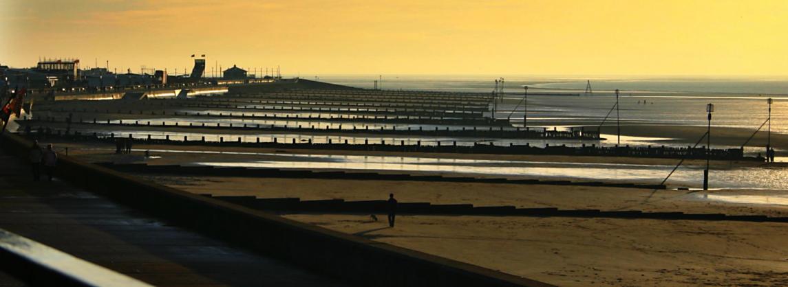 20051119-154316.jpg - Hunstanton beach in winter