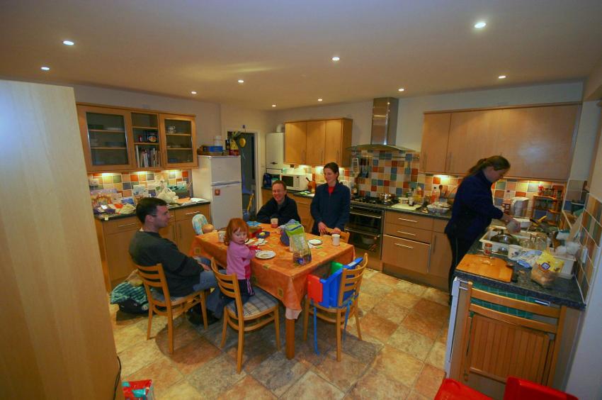 20051210-181546.jpg - New kitchen