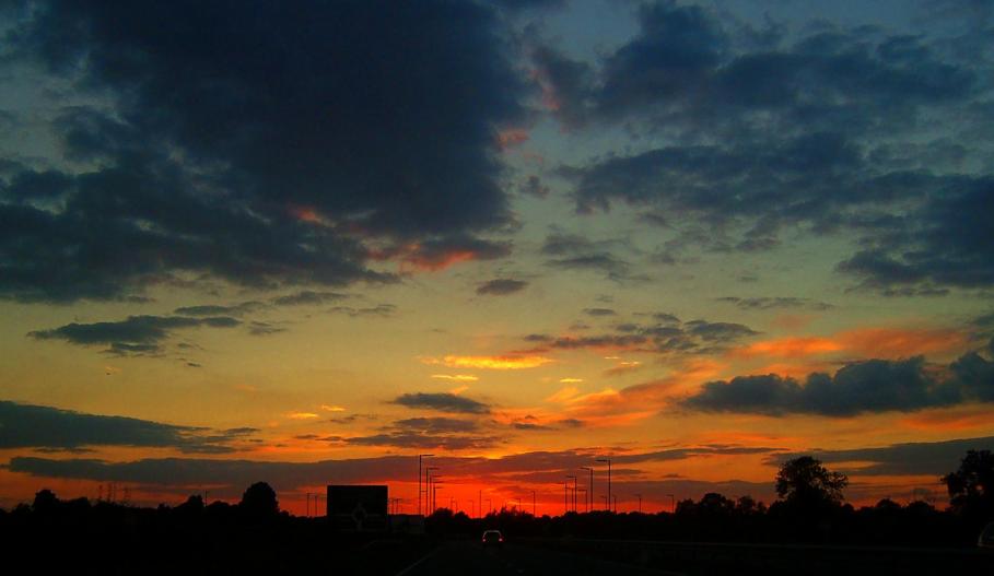 20050916-191936.jpg - Driving into sunset