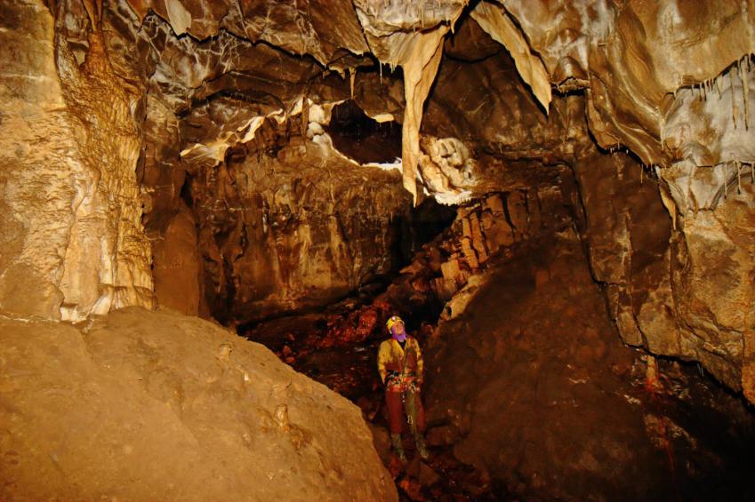 20051226-184650.jpg - Emma admires a giant stalactite