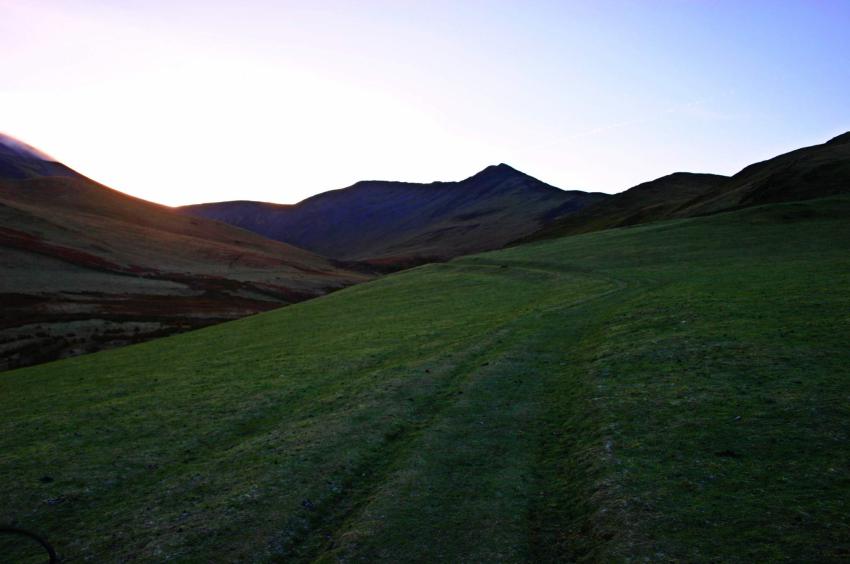 20051225-095730.jpg - The track leading up to Ullock Pike