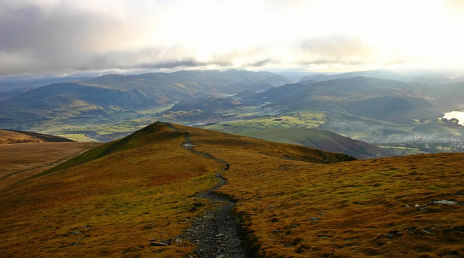 20051225-125146.jpg - Descending from Skiddaw's misty summit