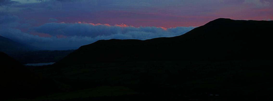 20060112-082822.jpg - Still very early: dawn behind Catbells