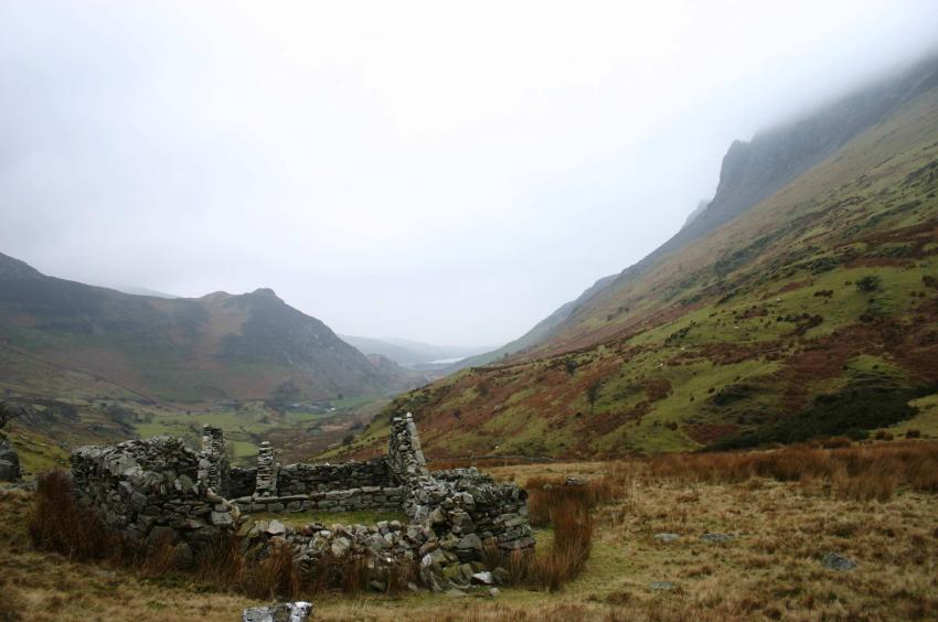 20060205-111702.jpg - A ruined mine building and Drws-y-coed