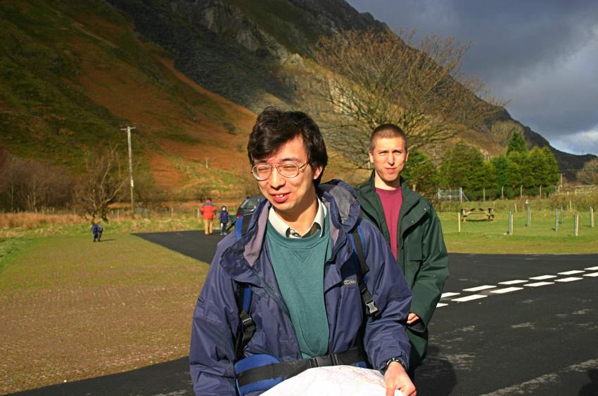 20060408-102228.jpg - DC and Richard in the sun