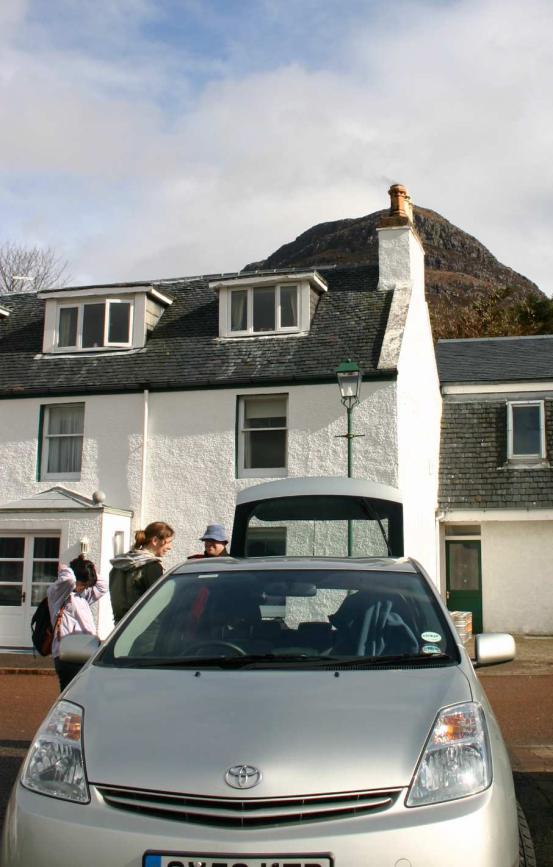 20060414-160004.jpg - Ben Shieldaig looms behind the village and the car