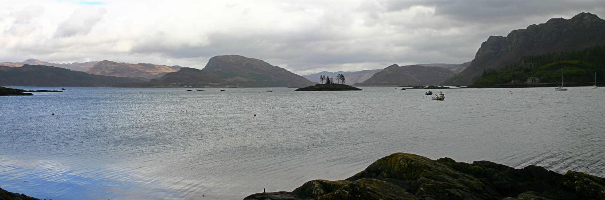 20060416-141404.jpg - Loch Carron from the island at Plockton