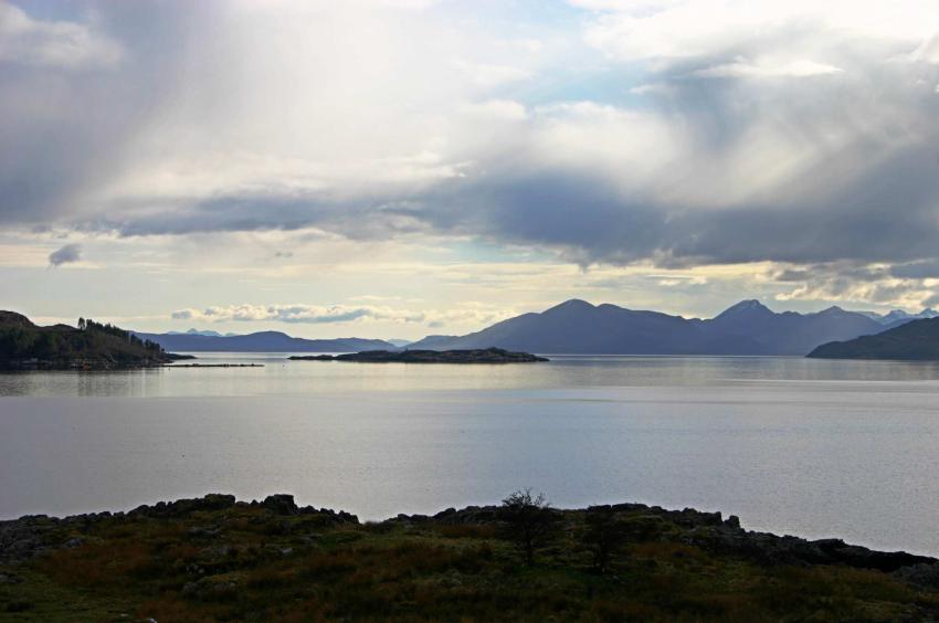20060420-181554.jpg - Shapes of Skye, from Kishorn