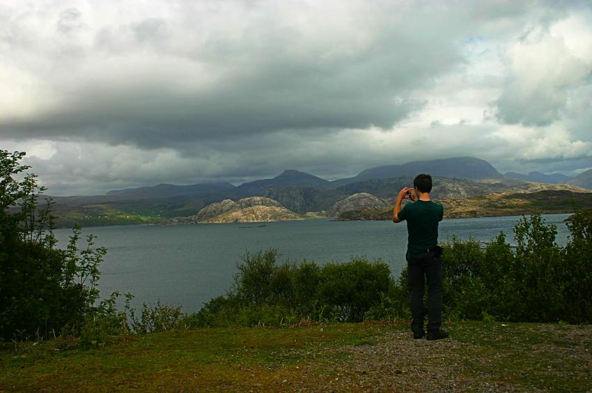 20060528-170434.jpg - Tom photographing Diabeg from near Arinacrinachd