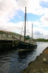 'Eala Bhan' passing through the bridge