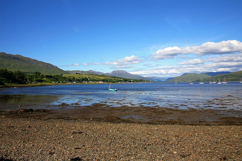 20060626-172416.jpg - Lochcarron from Slumbay