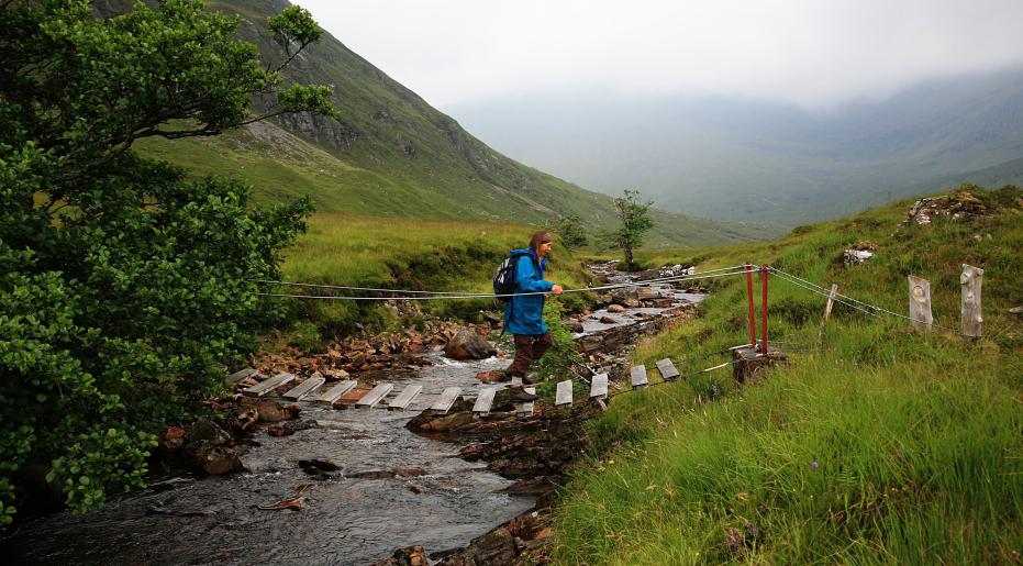 20060818-141406.jpg - Crossing the river