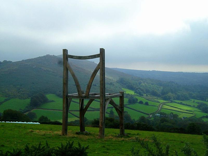 20060923-140622.jpg - Giant chair