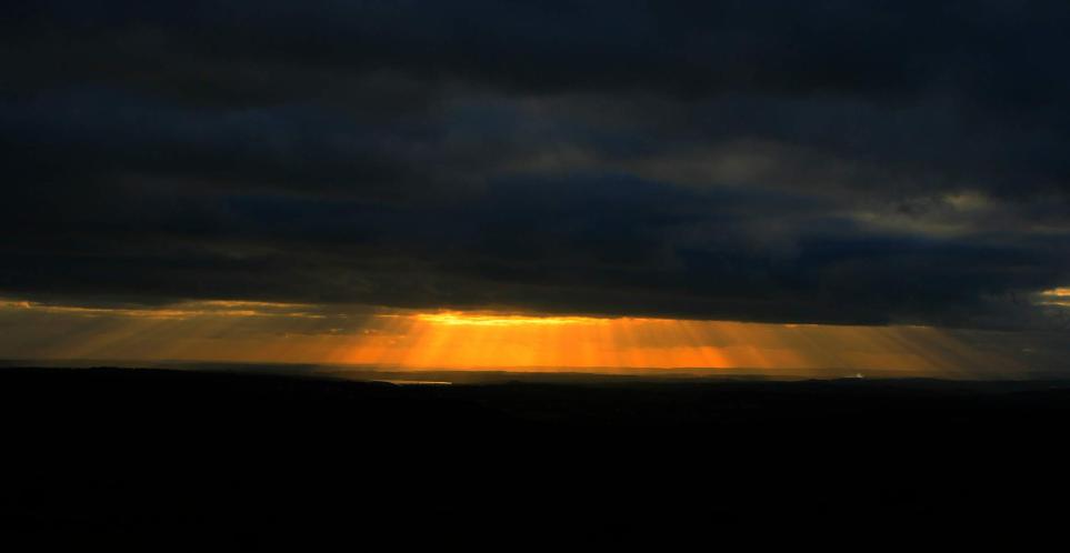 20061112-143134.jpg - Sunbeam sky