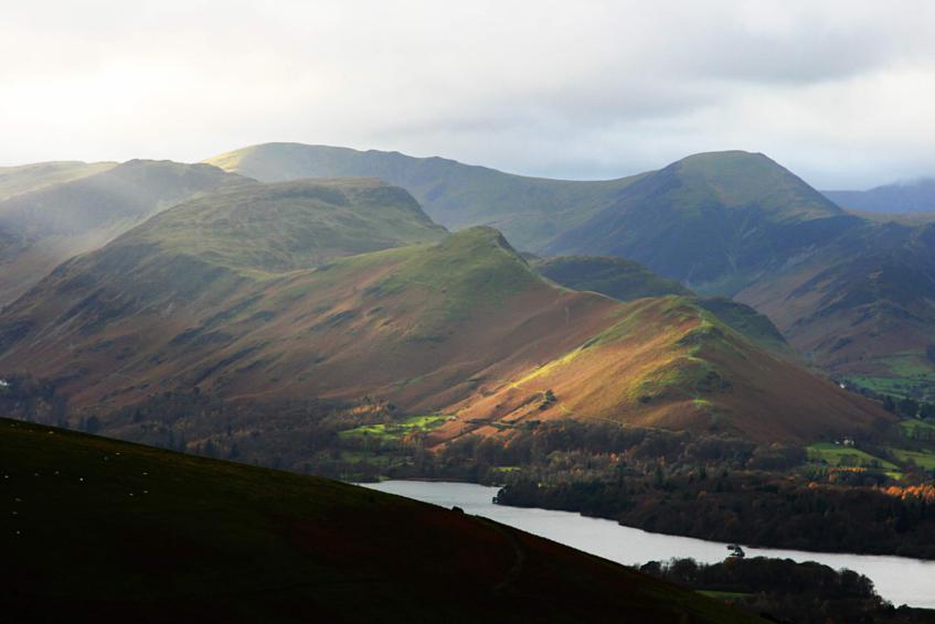 20061125-103838.jpg - Catbells in the sun