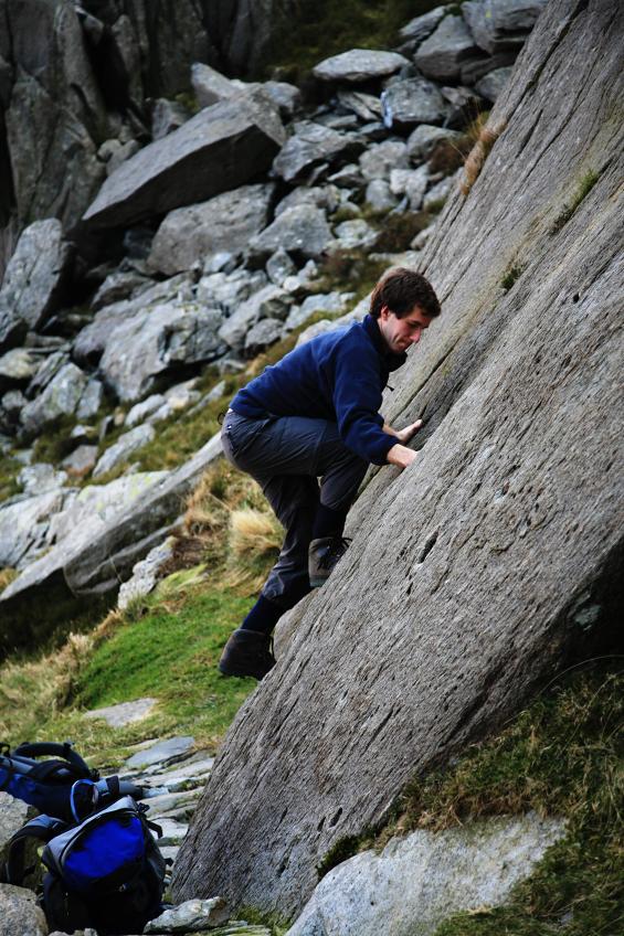 20070402-092134.jpg - ... crossed the foot of Tryfan's North Ridge ...
