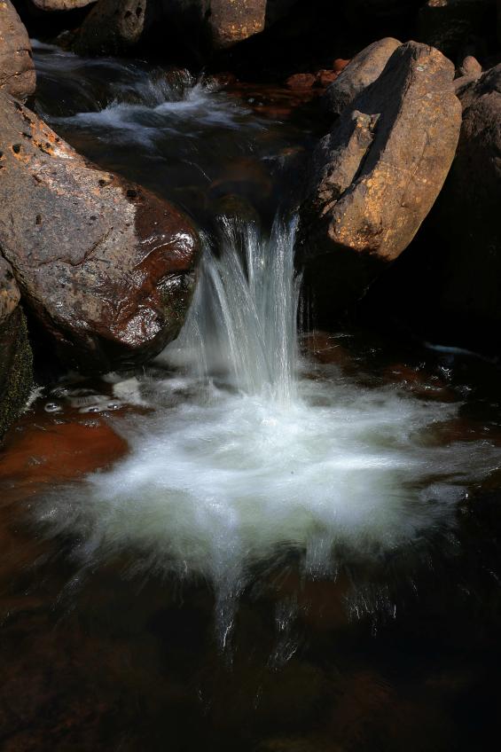 20070428-101024.jpg - Waterfall