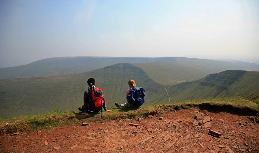 20070429-131148.jpg - Inkyu and Ruth enjoy a summit sit