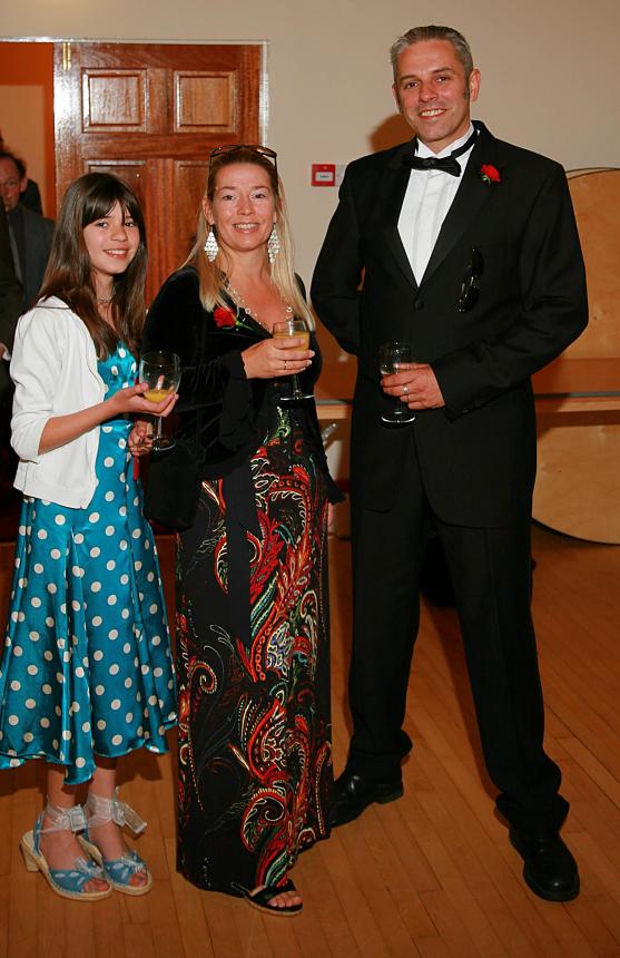 20070526-122600.jpg - Chloe, Caro and Mark