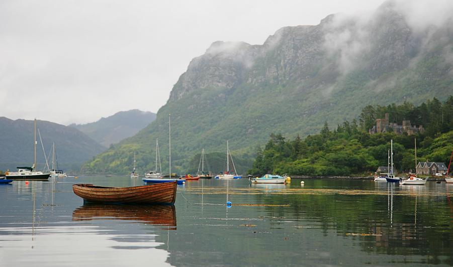 20070811-172430.jpg - Boats in Plockton harbour