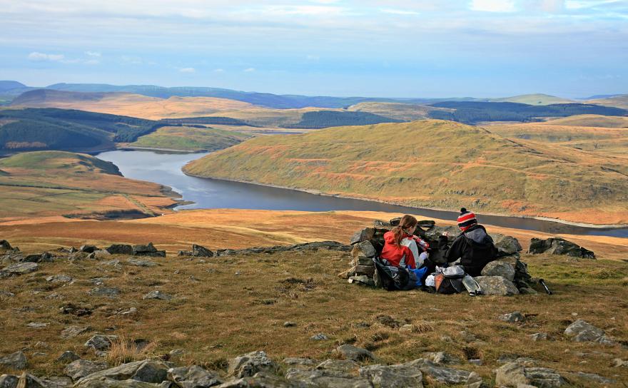 20071104-114234.jpg - Ieva and Shona, and lunch