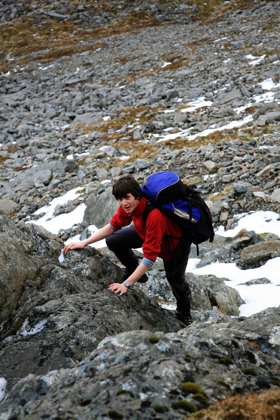 20080330-133842.jpg - Simon scrambling