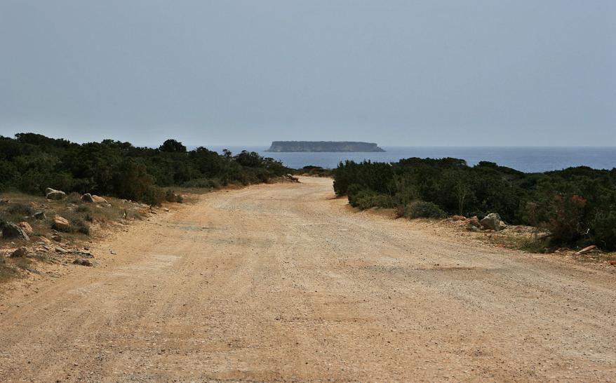 20080412-140628.jpg - The coast road