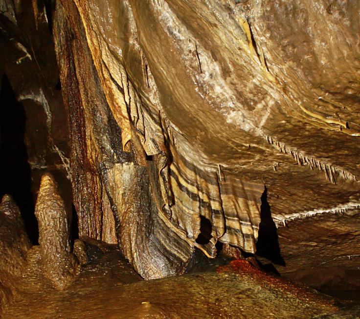 20080621-131922.jpg - Curtain stal